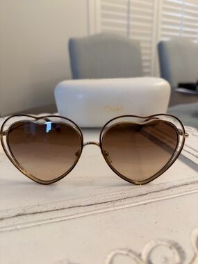 Chloe Heart-Shaped Sunglasses in Brown Gradient